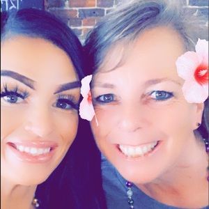 Meet your Posher, Carla